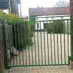 Paint electric gates and railings Walkern